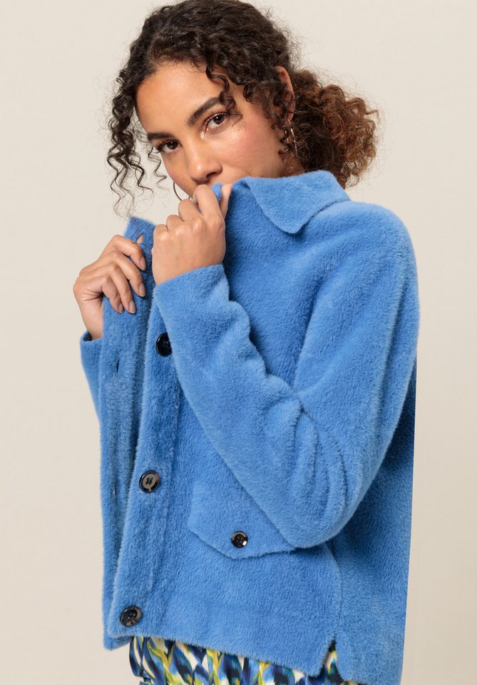 bianca Strickjacke BESS in cooler Trendfarbe mit Kentkragen von bianca