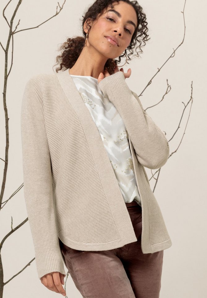 bianca Strickjacke OTIS in quer gestricktem Feinpaten, mit langem V-Neck bianca Strickjacke OTIS in quer gestricktem Feinpaten, mit langem V-Neck von bianca