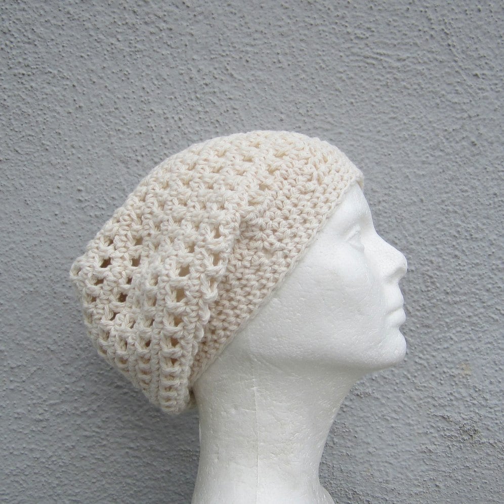 Gehäkelte Beanie Mütze Aus Weichem Cremeweißen Kundalini Gehäkelte Beanie Mütze Aus Weichem Cremeweißen Kundalini von bigalhats