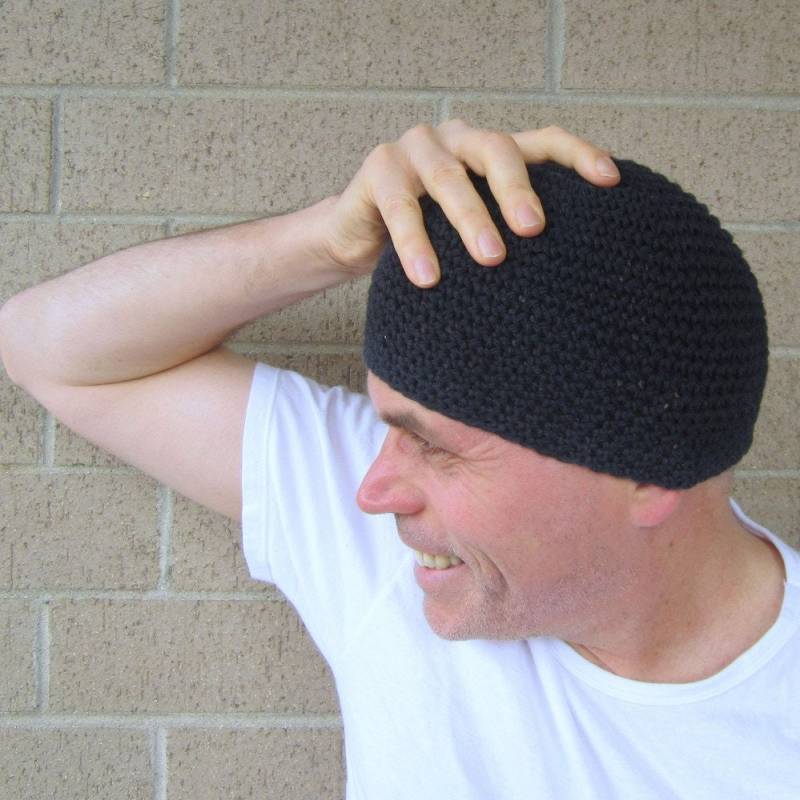 Kurze Herrenbeanie Schlichte Schwarze Baumwollmütze, Handgehäkelte Totenkopfmütze Kurze Herrenbeanie Schlichte Schwarze Baumwollmütze, Handgehäkelte Totenkopfmütze von bigalhats