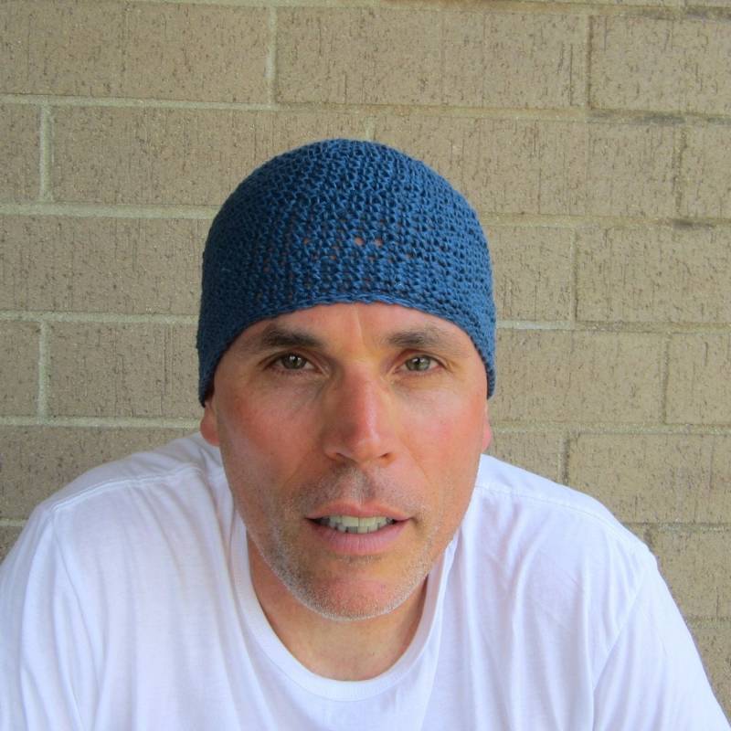 Männer Hanf Kufi, Saphirblaue Kappe Handgehäkelte Kurz-Beanie von bigalhats