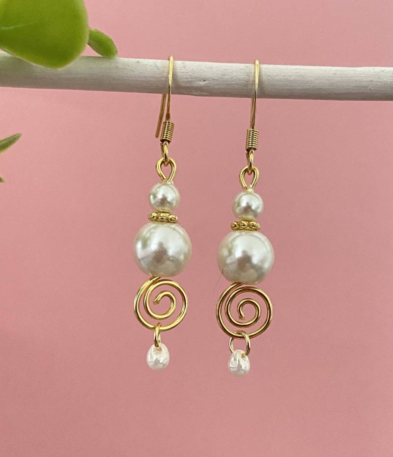 Hochzeitsschmuck Elfenbein Und Gold Arabesken Ohrringe von bijouxbymaeva