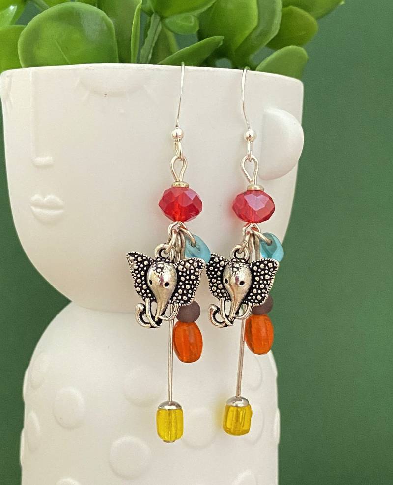 Modeschmuck Mehrfarbige Elefanten-Ohrhänger Modeschmuck Mehrfarbige Elefanten-Ohrhänger von bijouxbymaeva