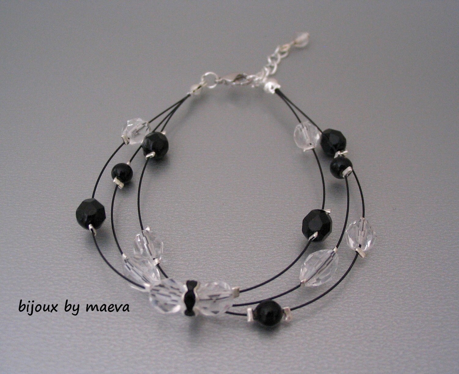 Modeschmuck Schwarzes Armband Mit Transparenten Und Schwarzen Perlen Modeschmuck Schwarzes Armband Mit Transparenten Und Schwarzen Perlen von bijouxbymaeva