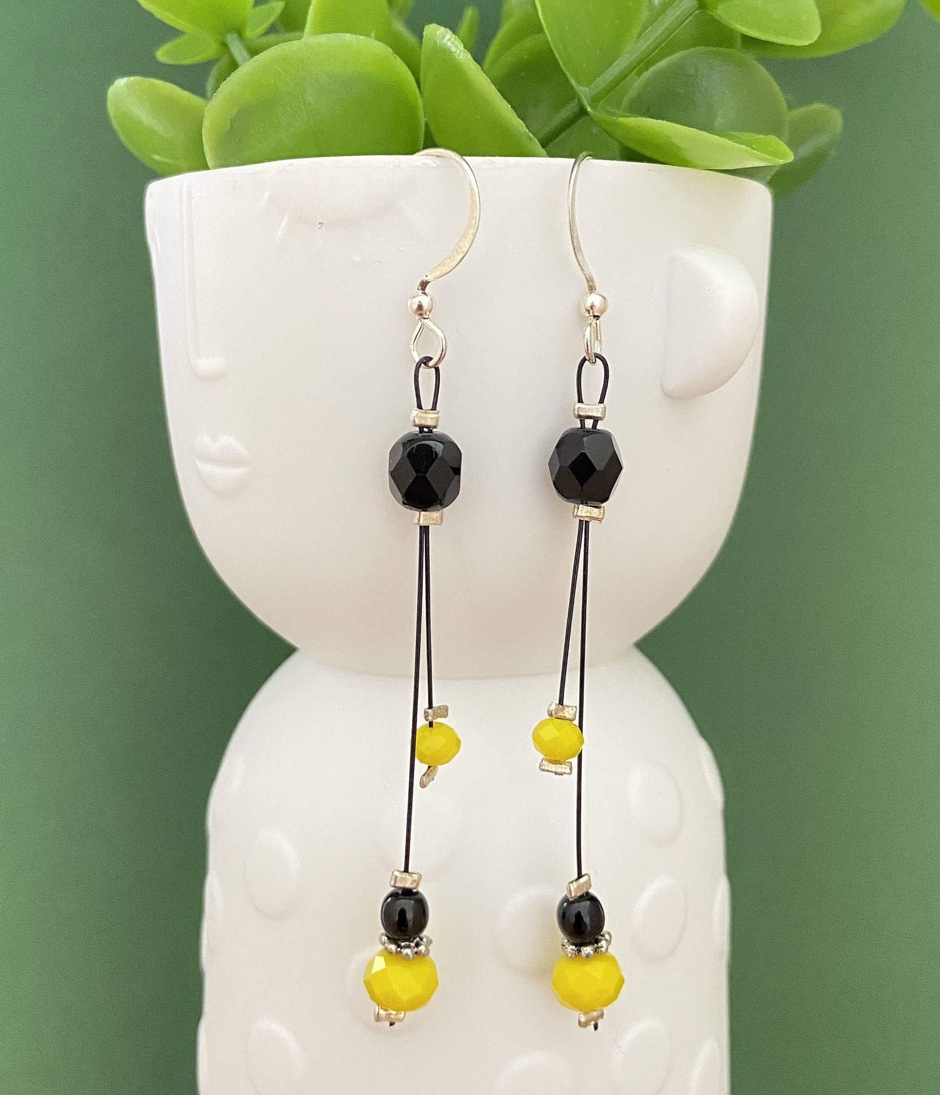 Ohrringe Aus Gelben Und Schwarzen Perlen, Für Durchbohrte Ohren, Gelber Modeschmuck Ohrringe Aus Gelben Und Schwarzen Perlen, Für Durchbohrte Ohren, Gelber Modeschmuck von bijouxbymaeva