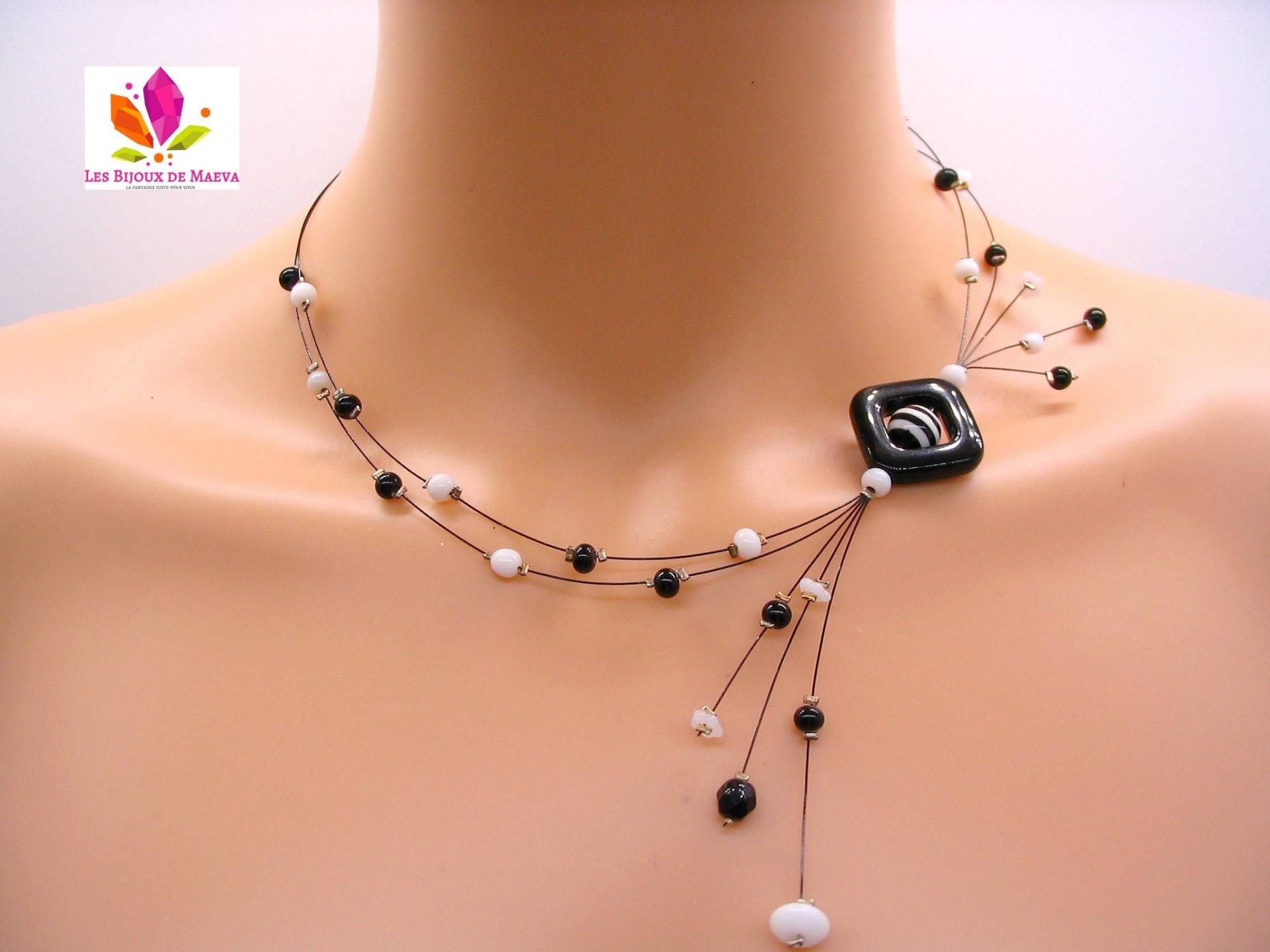 Schwarz-Weiße Halskette, Gestreifte Perlen, Schwarz-Weißer Schmuck, Satellitenform, Schmuck Made in France Schwarz-Weiße Halskette, Gestreifte Perlen, Schwarz-Weißer Schmuck, Satellitenform, Schmuck Made in France von bijouxbymaeva