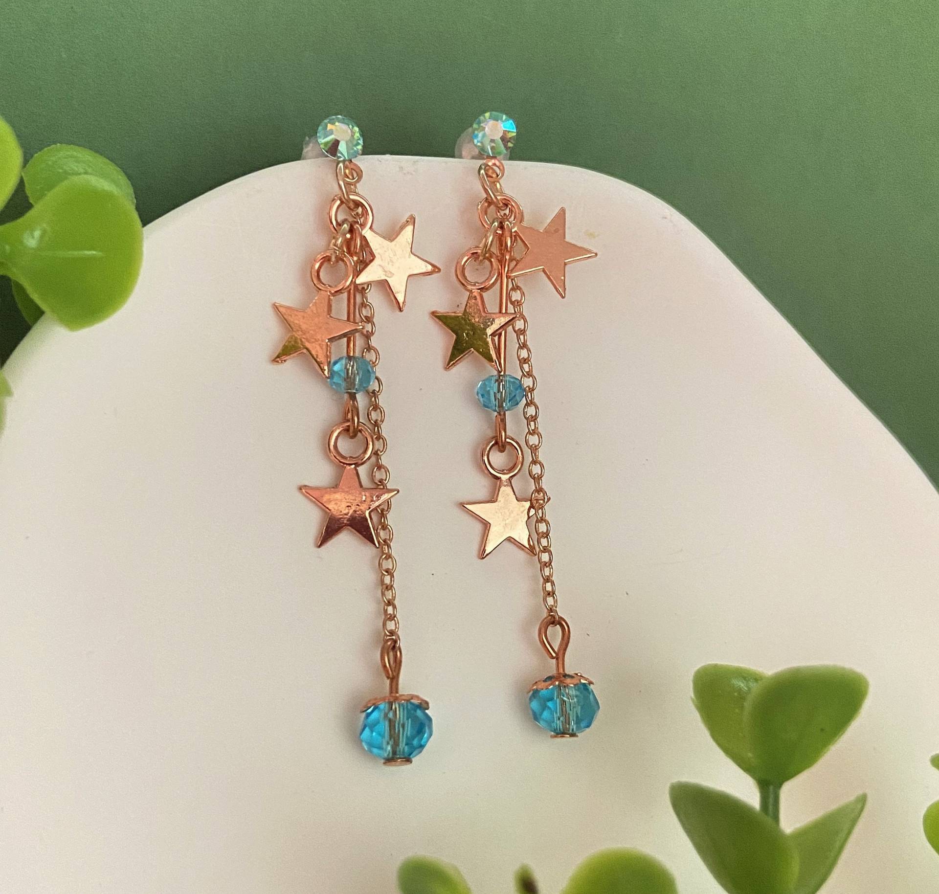 Türkisfarbene Perlenohrringe, Roségoldene Sterne, Individualisierbarer Designer-Modeschmuck von bijouxbymaeva