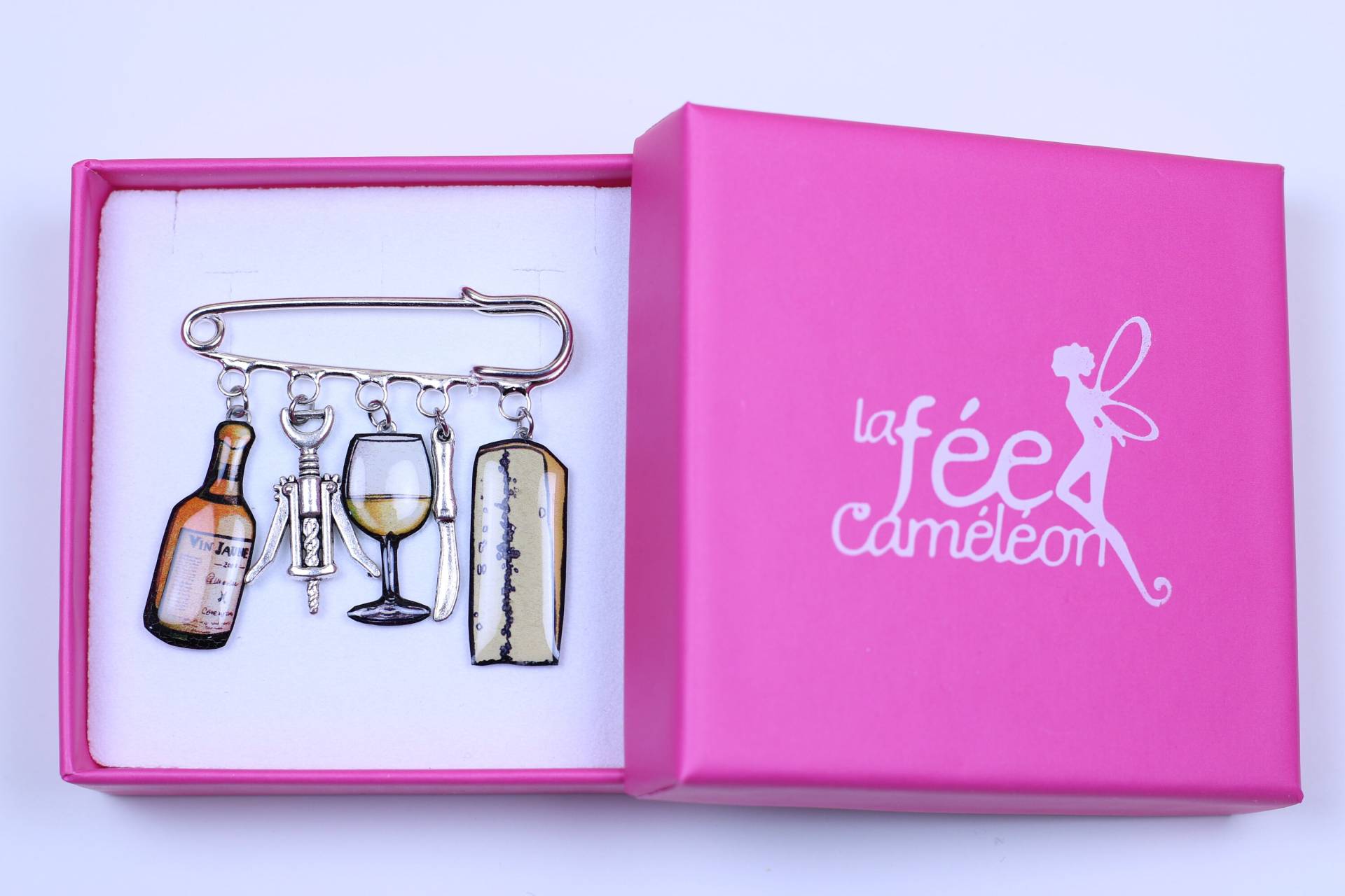 Pin Pingle Flasche Gelben Weins, Glas, Morbier Und Korkenzieher von bijouxlafeecameleon