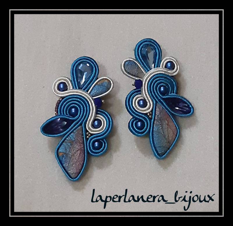 Handgefertigte Ohrringe Handgemacht Cabochon Soutache Modelliermasse Handgefertigte Ohrringe Handgemacht Cabochon Soutache Modelliermasse von bijouxlaperlanera