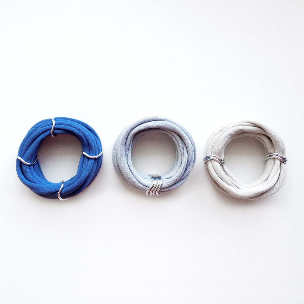 Dickes Mehrstrangiges Armband, Geschenk Freundin, Textilschmuck, Wickelarmband, Armreifen Set, Armbänder Für Frauen, Stoffarmband Dickes Mehrstrangiges Armband, Geschenk Freundin, Textilschmuck, Wickelarmband, Armreifen Set, Armbänder Für Frauen, Stoffarmband von birdienumnumshop