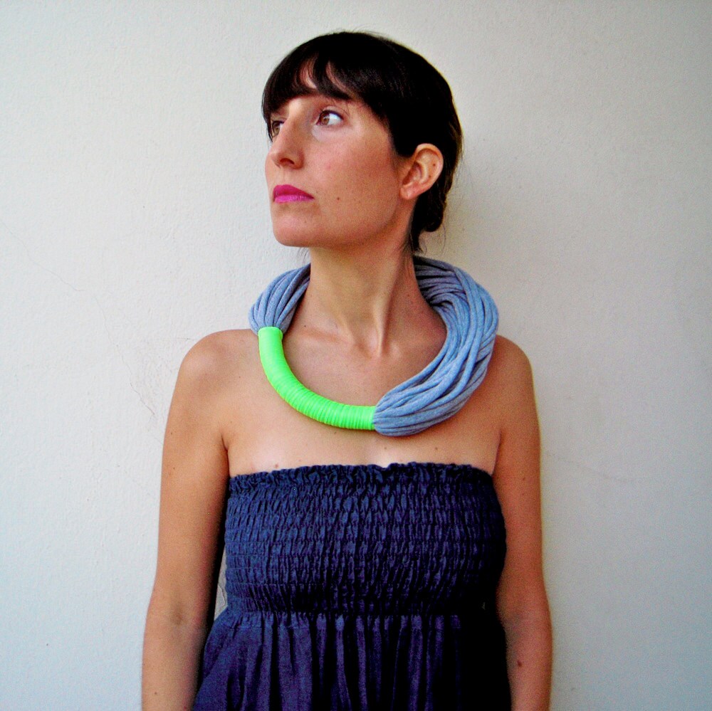 Die Flippige Neon-Kette - Handgemacht in Neongrünem Und Grauem Jerseystoff von birdienumnumshop