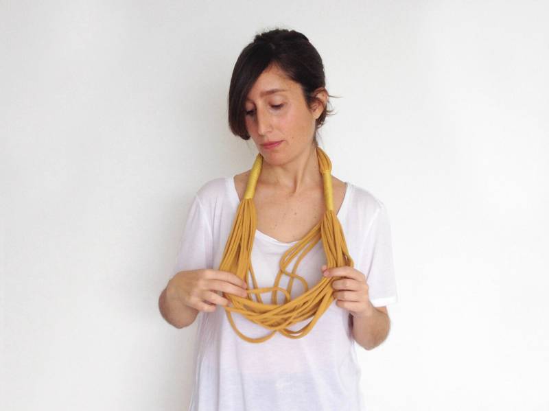 Gelbe Senf Halskette, Statement Kette, Goldene Stammes - Boho Stoffkette, Gelbgold Halskette von birdienumnumshop