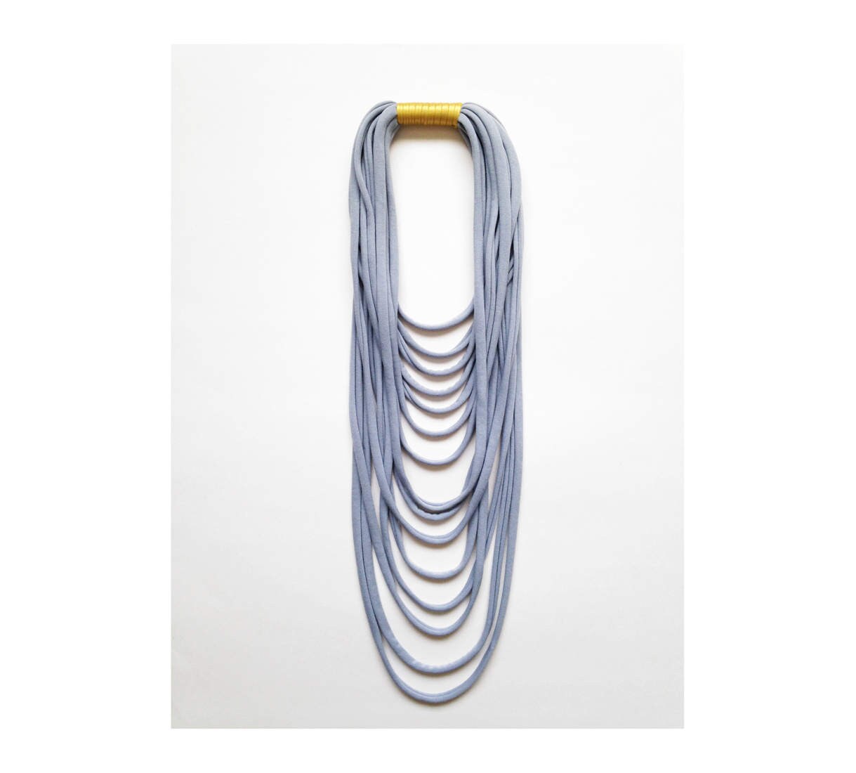 Lange Layered Halskette, Statement Goldene Stoffkette, Textilschmuck, Baumwollkette, Weiche Halskette von birdienumnumshop