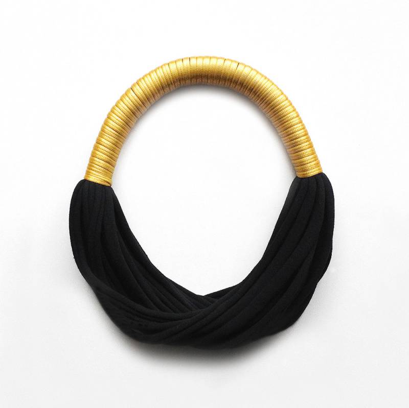 Stoffkette, Statementkette, Goldene Kette - Die Bicolor Funky Partykette Handgemacht in Goldenem Stoff von birdienumnumshop