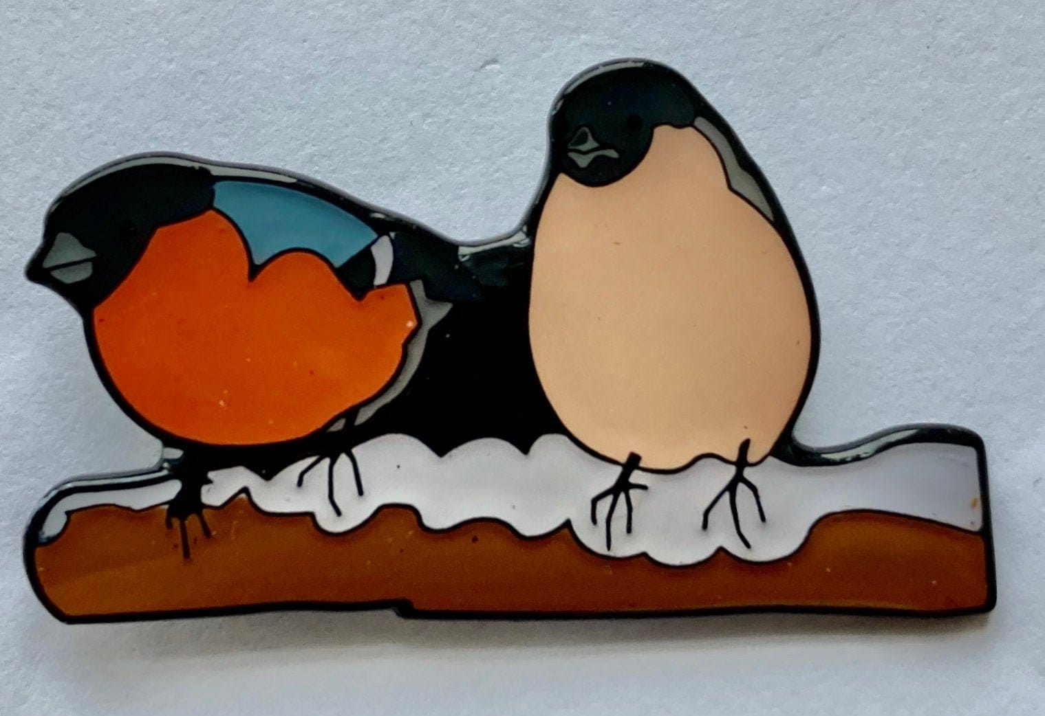 Anstecker Dompfaffpärchen/ Pin Bullfinch Pair Anstecker Dompfaffpärchen/ Pin Bullfinch Pair von birdsandpins
