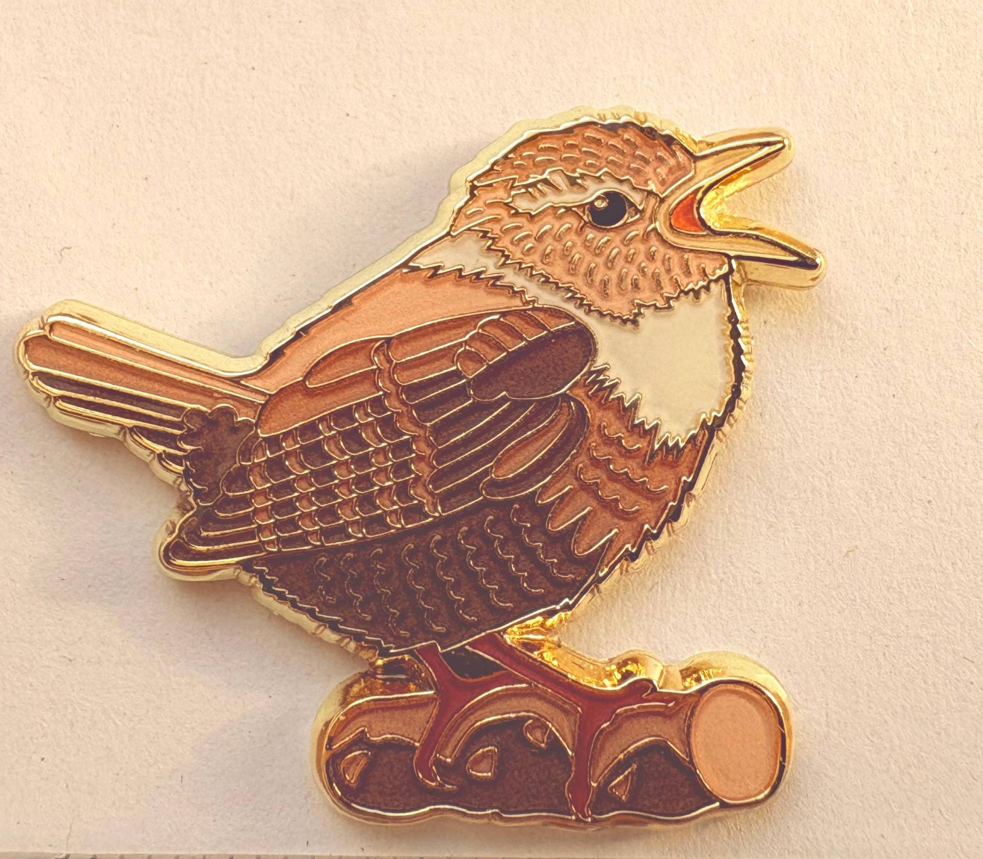 Pin Mit Motiv Zaunkönig - Showing A Wren Pin Mit Motiv Zaunkönig - Showing A Wren von birdsandpins