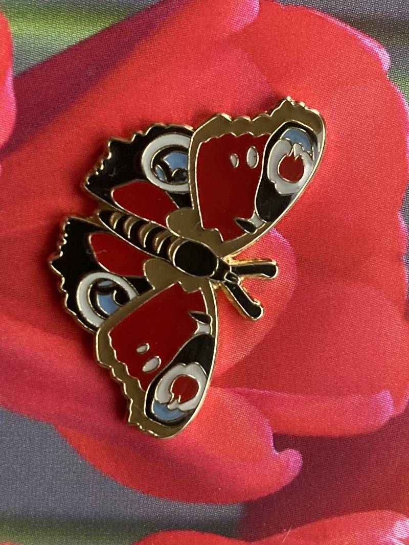 Pin Schmetterling Tagpfauenauge - Peacock Butterfly Pin Schmetterling Tagpfauenauge - Peacock Butterfly von birdsandpins
