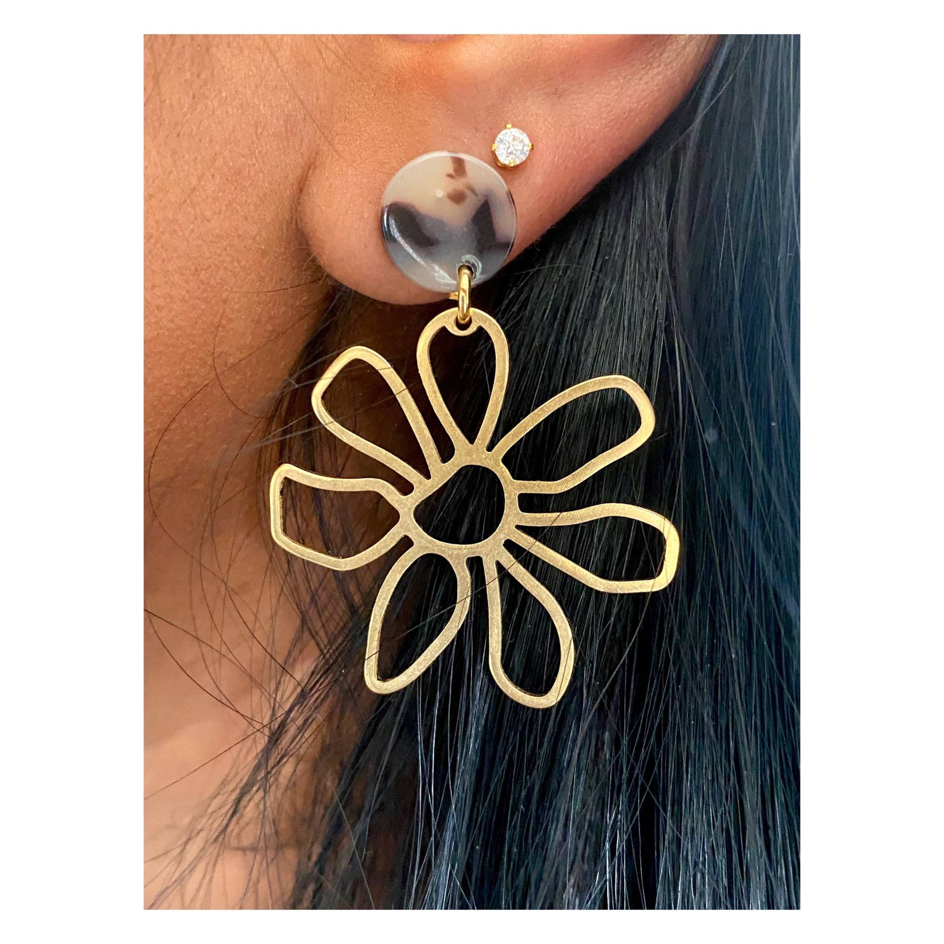 Acetat Schildpatt Ohrstecker Mit Goldenen Blumen Anhänger/Acryl Ohrringe Statement Groß Geschenk Acetat Schildpatt Ohrstecker Mit Goldenen Blumen Anhänger/Acryl Ohrringe Statement Groß Geschenk von birdsofparadiseDE