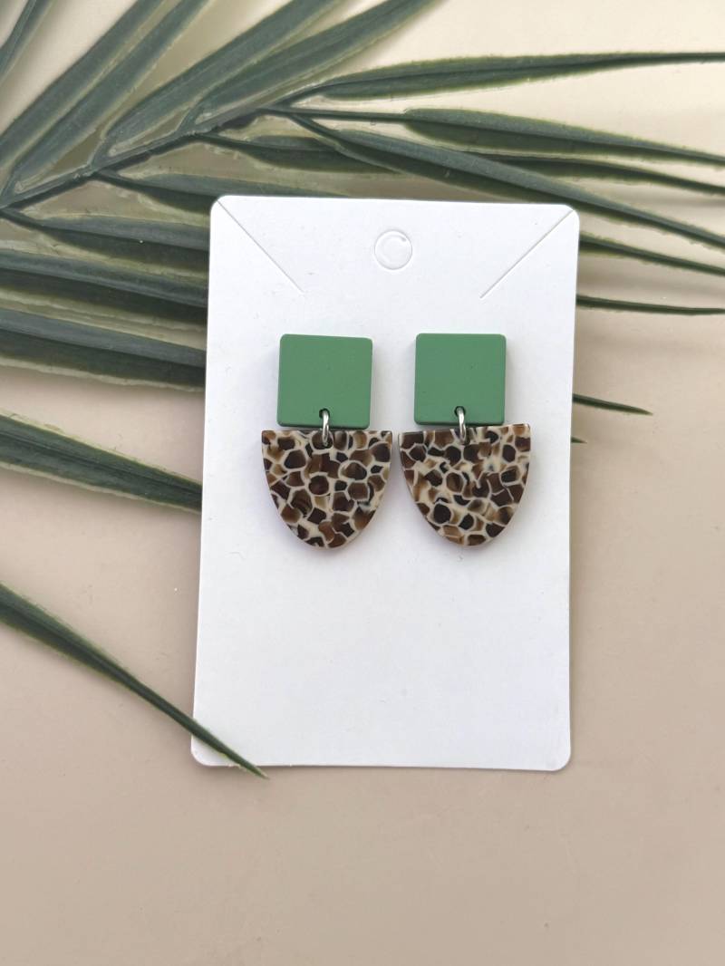Acryl Ohrstecker in Grün Mit Schildpatt Muster Anhänger/Braun Beige Ohrringe Kleine Grüne, Viereckige Geschenk von birdsofparadiseDE