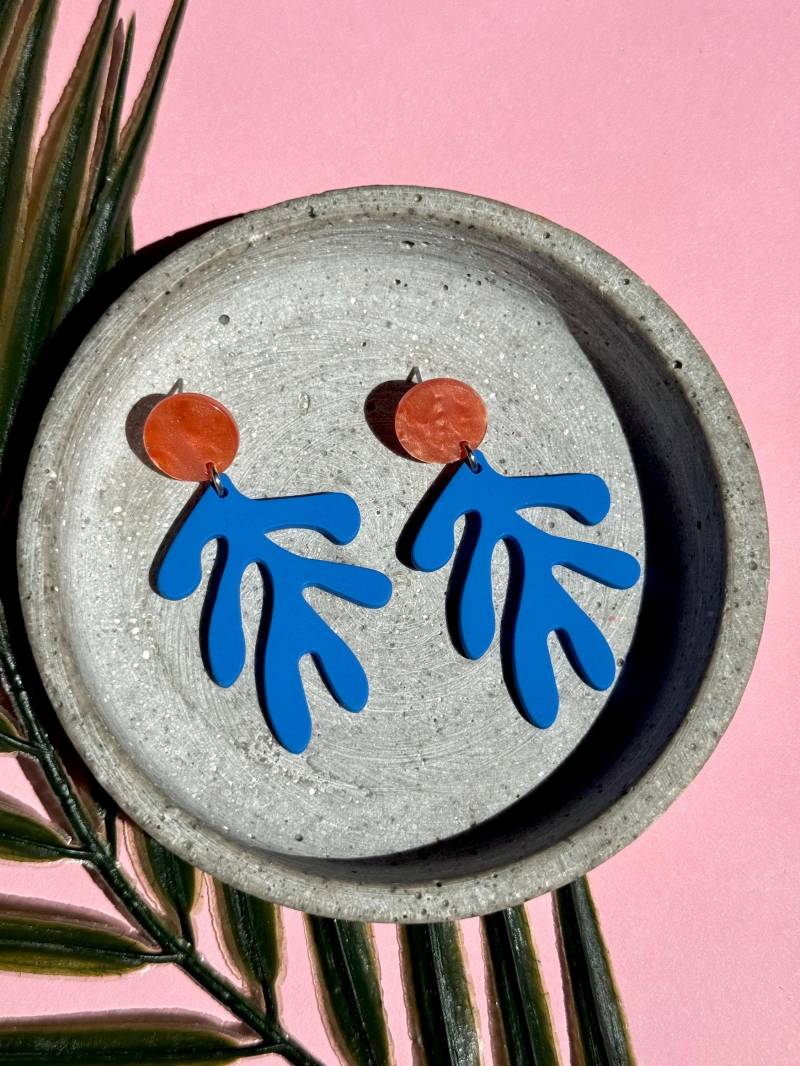 Blau - Orange Statement Ohrringe Aus Acryl in Korallen Form/Ohrstecker Mit Blauen Anhänger Blaue Geschenk Blau - Orange Statement Ohrringe Aus Acryl in Korallen Form/Ohrstecker Mit Blauen Anhänger Blaue Geschenk von birdsofparadiseDE