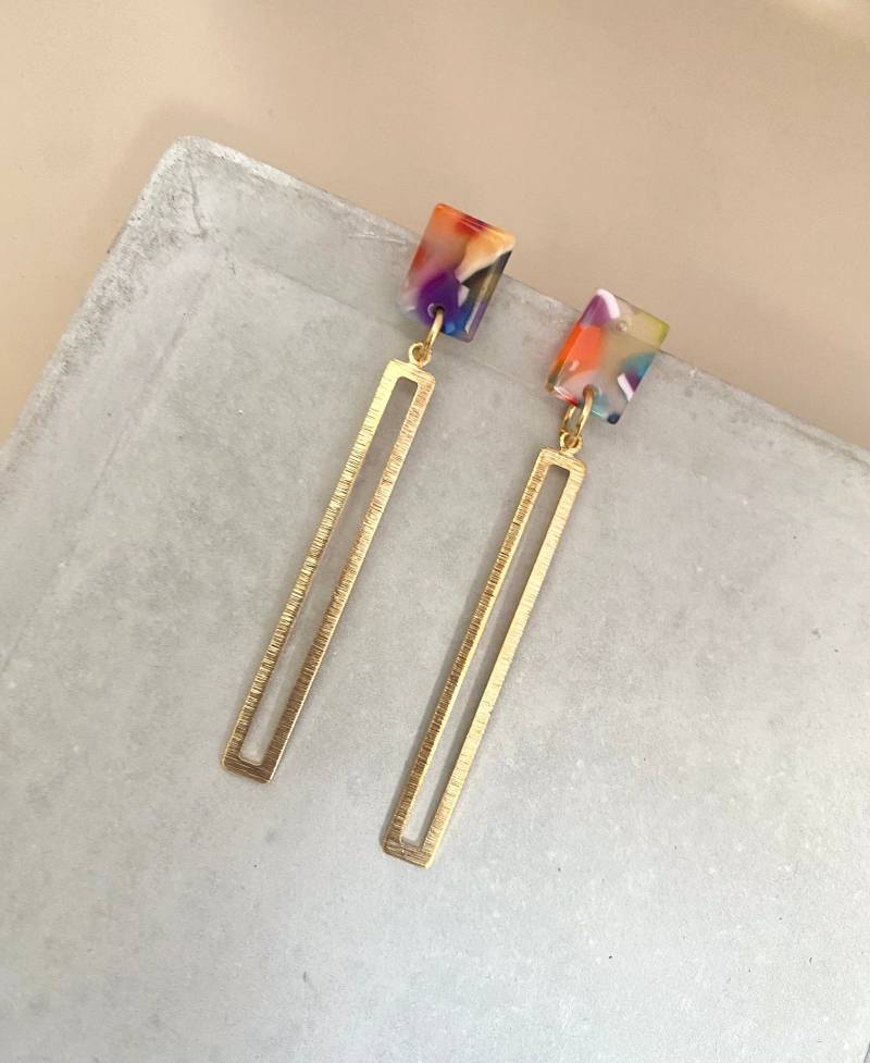 Bunte Acetat Ohrringe Mit Goldenem Anhänger/| Lange Hängerohrringe/Schildpatt Plastik Ohrring Geschenk Für Freundin Bunte Acetat Ohrringe Mit Goldenem Anhänger/| Lange Hängerohrringe/Schildpatt Plastik Ohrring Geschenk Für Freundin von birdsofparadiseDE