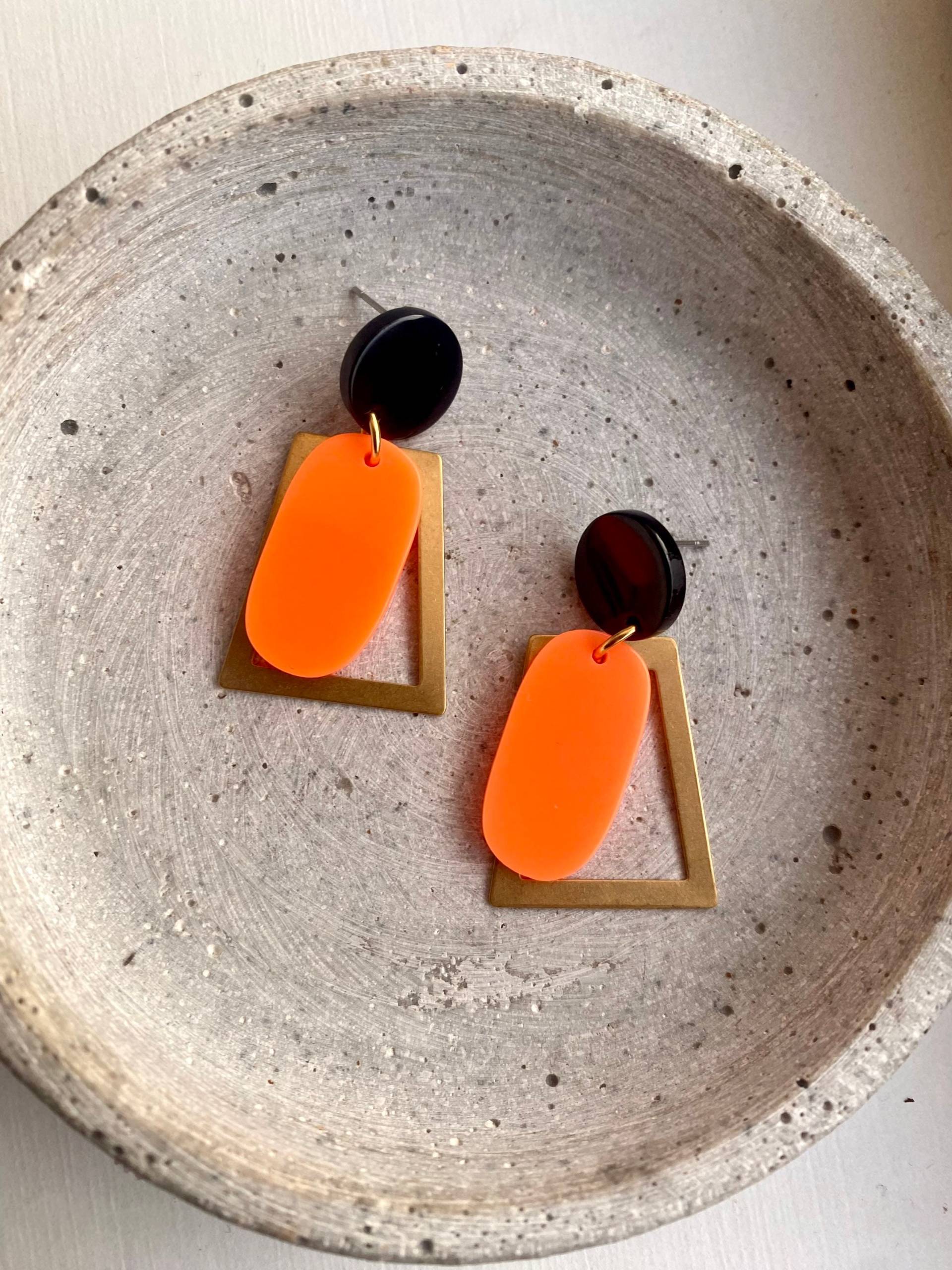 Bunte Ohrringe Aus Acetat Und Messing/Neon Orange Ohrhänger Statement Schmuck Ohrstecker Gold Geschenk Für Freundin Bunte Ohrringe Aus Acetat Und Messing/Neon Orange Ohrhänger Statement Schmuck Ohrstecker Gold Geschenk Für Freundin von birdsofparadiseDE