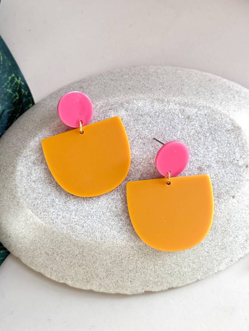 Bunte Statement Ohrringe Aus Acryl in Pink Und Orange/Color Blocking Orange Mit Pinken Ohrstecker Geschenk von birdsofparadiseDE