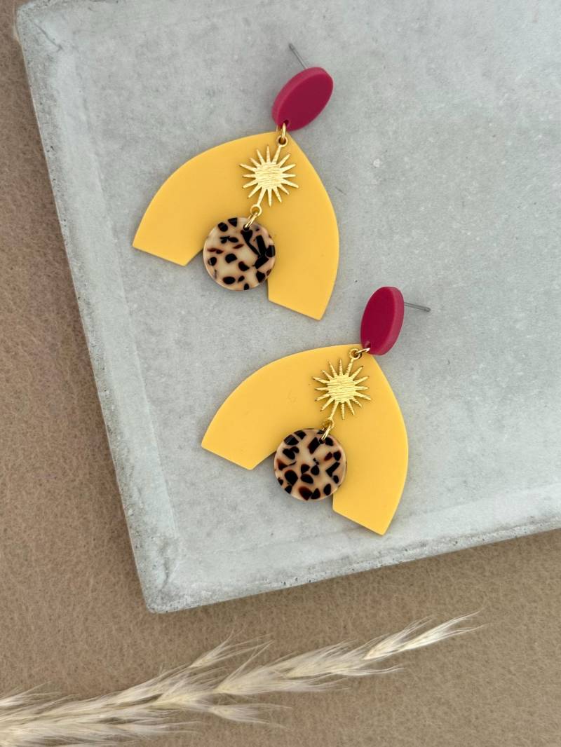 Gelbe, Große Statement Ohrringe Mit Goldenen Sonnen Anhänger Und Roten Ohrstecker/Bunte, Acryl Color Block Geschenk von birdsofparadiseDE