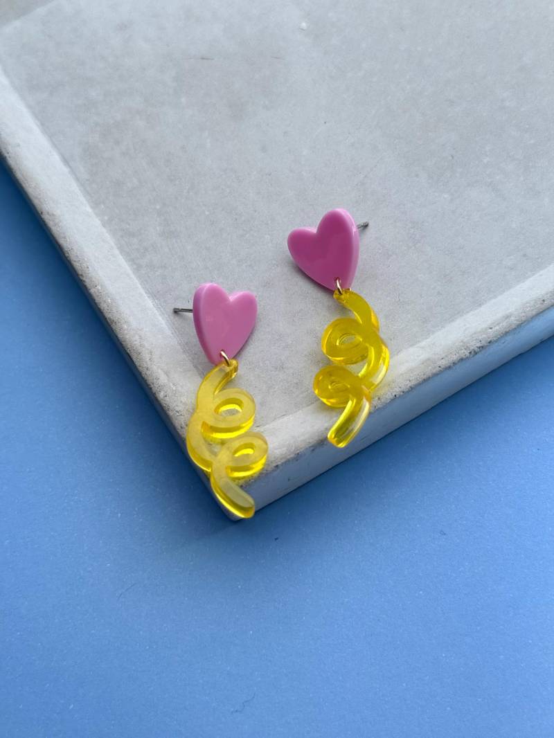 Gelbe Statement Ohrringe Mit Rosa Herz Ohrstecker Und Gelben, Auffälligen Anhänger Aus Acryl/Bunte Color Block Geschenk Gelbe Statement Ohrringe Mit Rosa Herz Ohrstecker Und Gelben, Auffälligen Anhänger Aus Acryl/Bunte Color Block Geschenk von birdsofparadiseDE