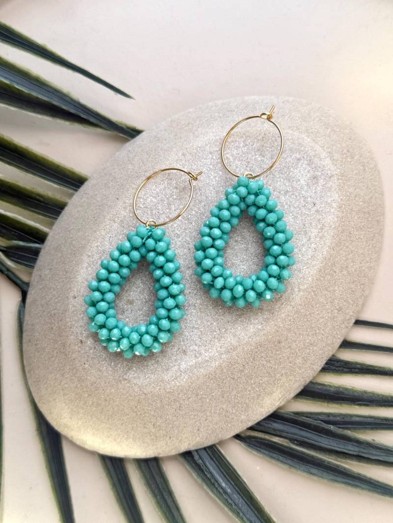 Große, Türkise Perlen Statement Ohrringe Aus Schimmernden Glasperlen/Lange Mit Vergoldeten Creolen Schmuck Geschenk Große, Türkise Perlen Statement Ohrringe Aus Schimmernden Glasperlen/Lange Mit Vergoldeten Creolen Schmuck Geschenk von birdsofparadiseDE