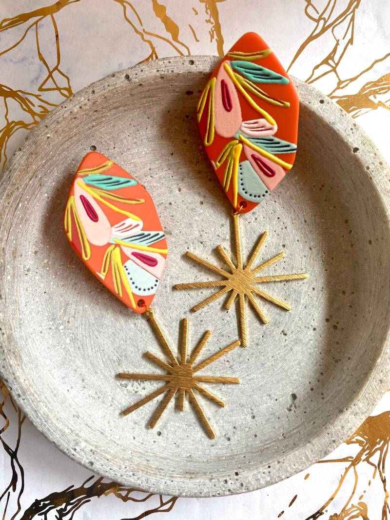 Große Ohrstecker Acetat Bunt Mit Anhänger I Sonne Stern Gold Ohrringe Blumen Muster Design Sommer Statement Schmuck Geschenk Große Ohrstecker Acetat Bunt Mit Anhänger I Sonne Stern Gold Ohrringe Blumen Muster Design Sommer Statement Schmuck Geschenk von birdsofparadiseDE