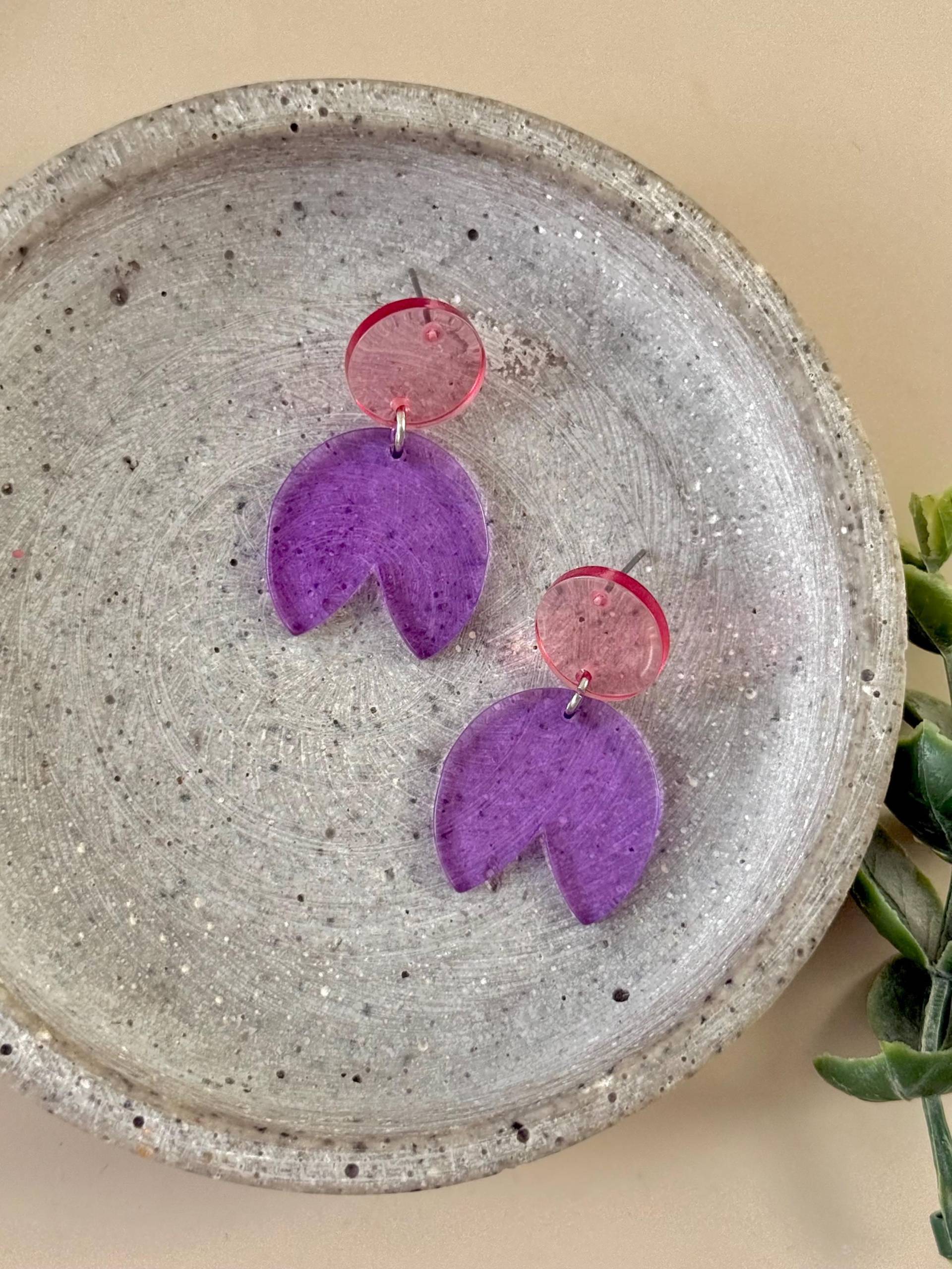 Lila Statement Ohrringe Aus Acryl Und Pinken Ohrstecker/Color Blocking Schmuck Lila Geschenk Für Freundin von birdsofparadiseDE