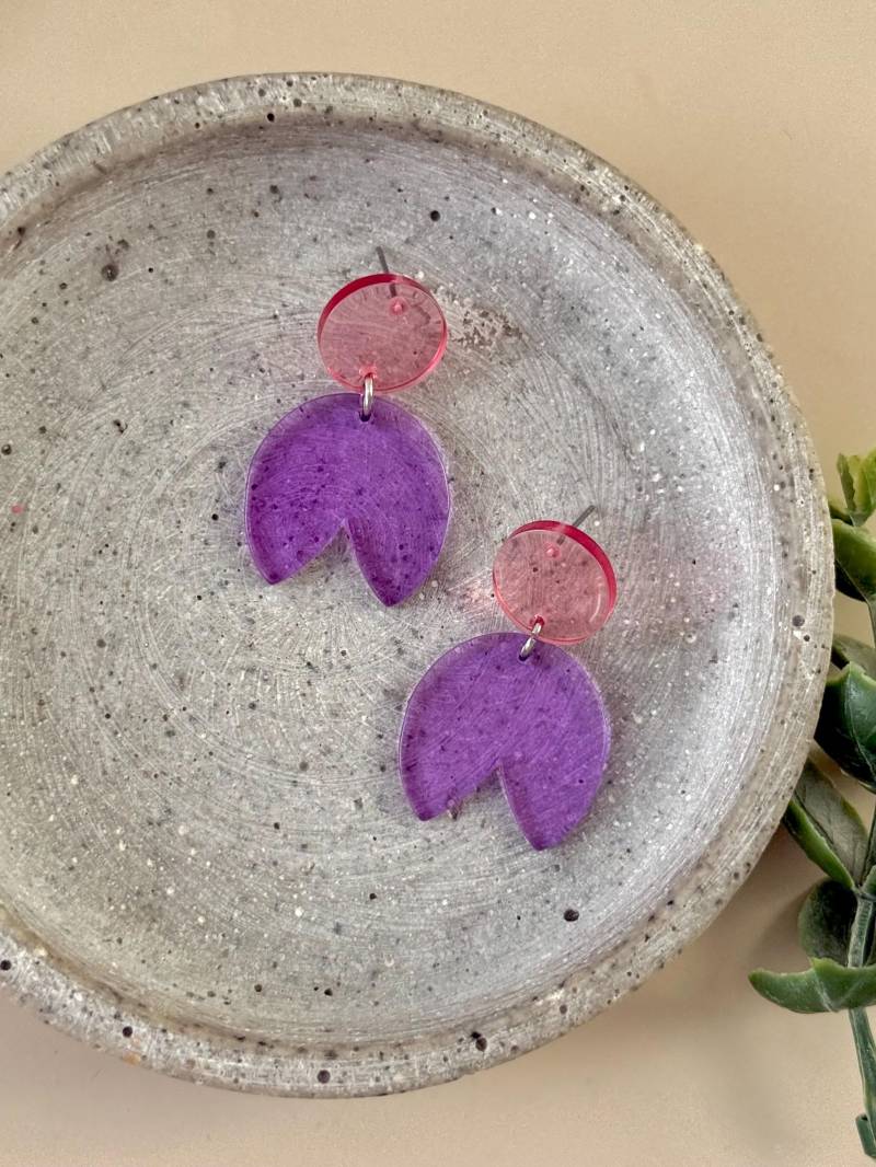 Lila Statement Ohrringe Aus Acryl Und Pinken Ohrstecker/Color Blocking Schmuck Lila Geschenk Für Freundin von birdsofparadiseDE