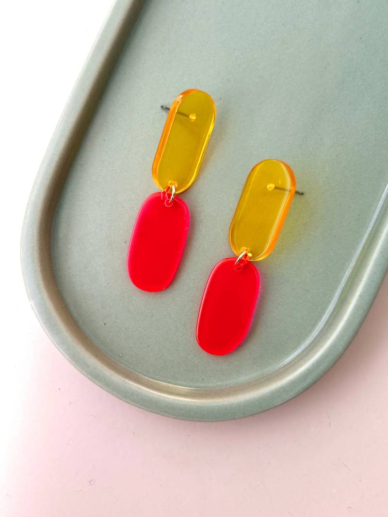 Neon Ohrringe in Pink Und Gelb/Gelbe Acryl Ohrstecker Auffällige Hängeohrringe Statement Pinke Color Blocking von birdsofparadiseDE
