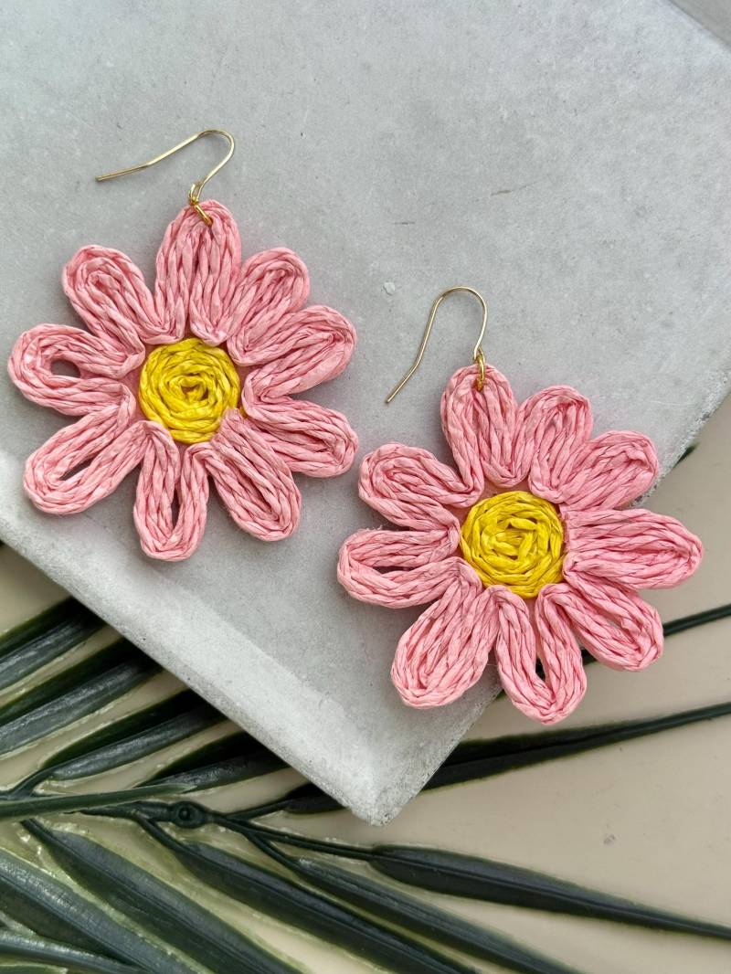 Rosa Blumen Bast Ohrringe/Große, Statement Mit Anhänger Vergoldete Ohrstecker Geschenk Freundin Rosa Blumen Bast Ohrringe/Große, Statement Mit Anhänger Vergoldete Ohrstecker Geschenk Freundin von birdsofparadiseDE