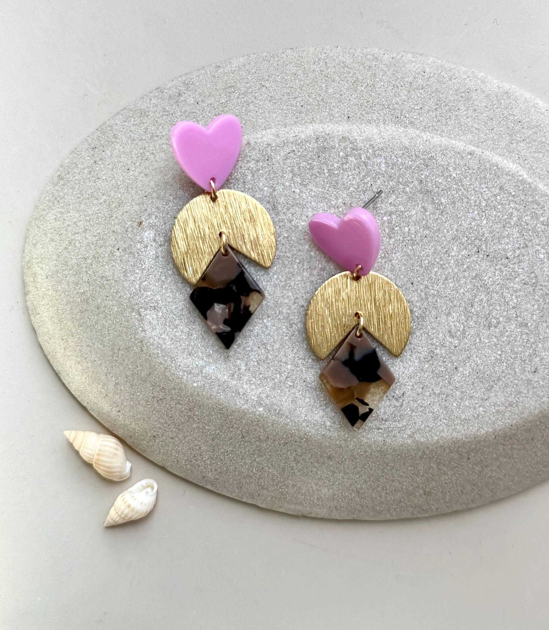Schildpatt Ohrringe Mit Rosa Herz Ohrstecker Und Goldenen Anhänger/Acryl Geschenk Für Freundin Schildpatt Ohrringe Mit Rosa Herz Ohrstecker Und Goldenen Anhänger/Acryl Geschenk Für Freundin von birdsofparadiseDE
