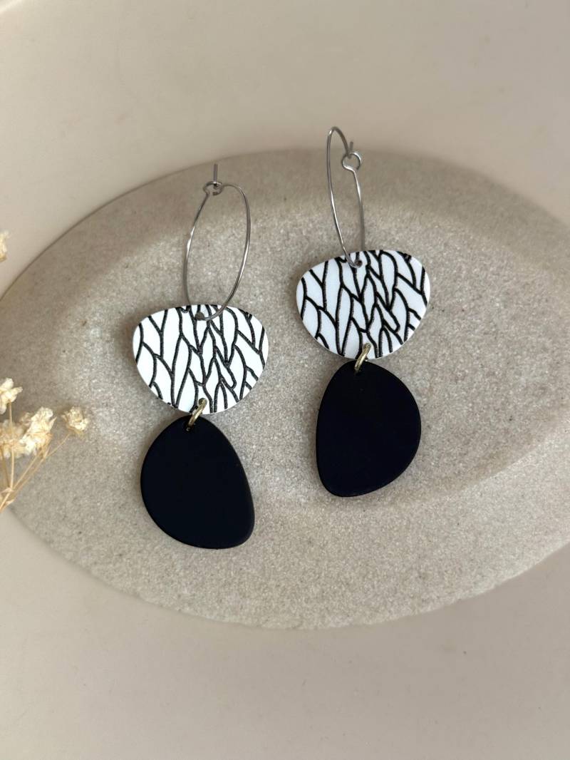 Silber Edelstahl Creolen Mit Acryl Anhänger in Schwarz Und Weiß/Lange Hängeohrringe Statement Schmuck Geschenk Freundin Silber Edelstahl Creolen Mit Acryl Anhänger in Schwarz Und Weiß/Lange Hängeohrringe Statement Schmuck Geschenk Freundin von birdsofparadiseDE