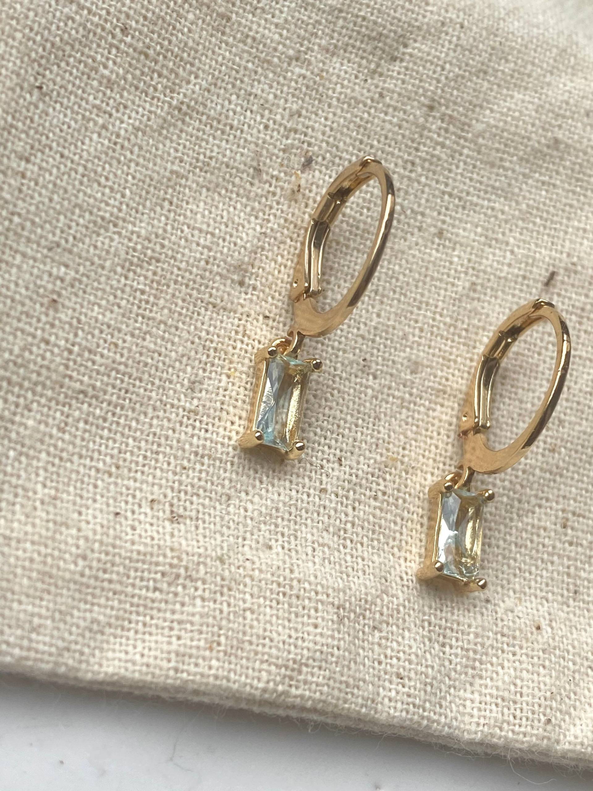 Vergoldete Creolen Mit Anhänger/Kristall Zirkonia Stein Huggie Feiner, Vergoldeter Schmuck Kleine Ohrringe Geschenk Vergoldete Creolen Mit Anhänger/Kristall Zirkonia Stein Huggie Feiner, Vergoldeter Schmuck Kleine Ohrringe Geschenk von birdsofparadiseDE