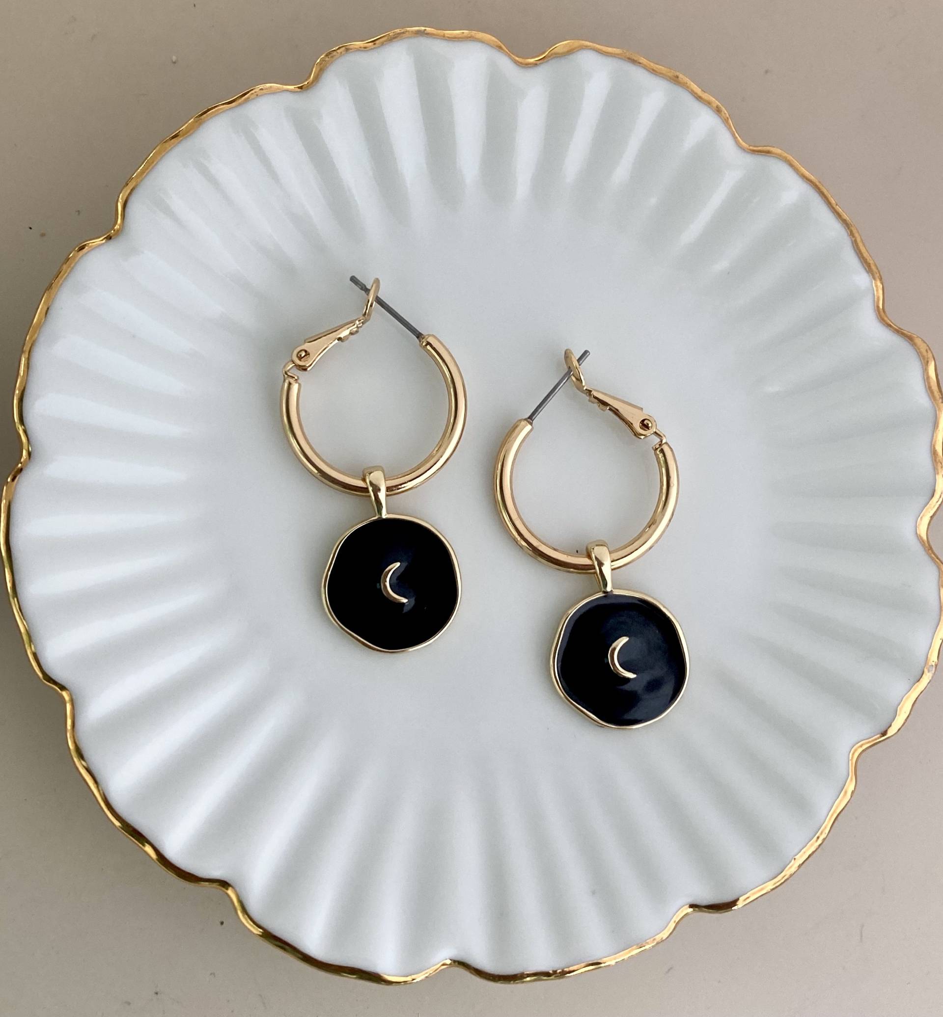 Vergoldete Creolen Mit Mond Anhänger/Emaille Hängende Klein Gold Boho Damen Schmuck Geschenk Für Freundin Mama von birdsofparadiseDE