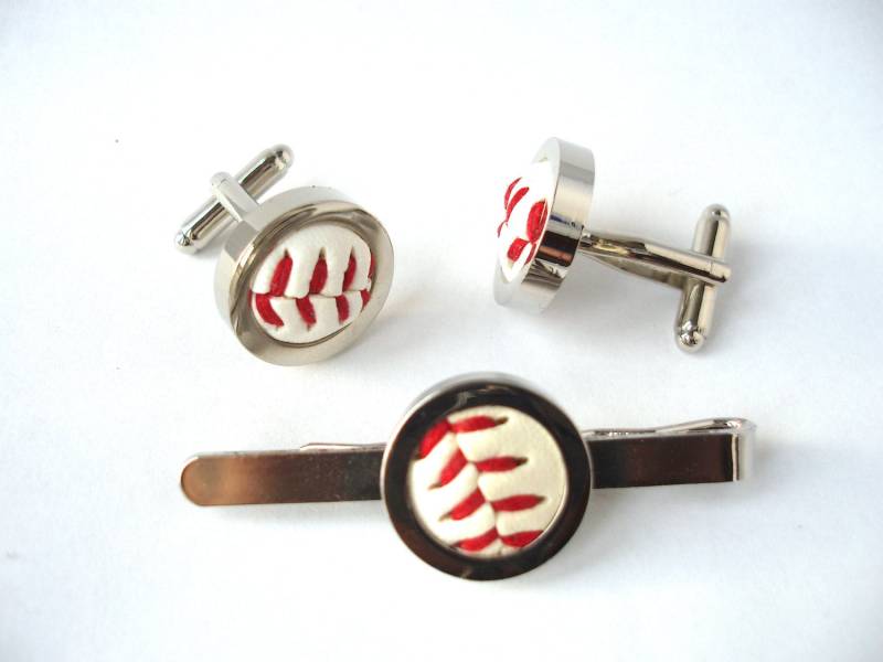 Manschettenknöpfe Und Krawattenclips Set Aus Echten Baseballs Manschettenknöpfen Tie Bar Hochzeit Krawattenschieber Bräutigam von bitsandbadges