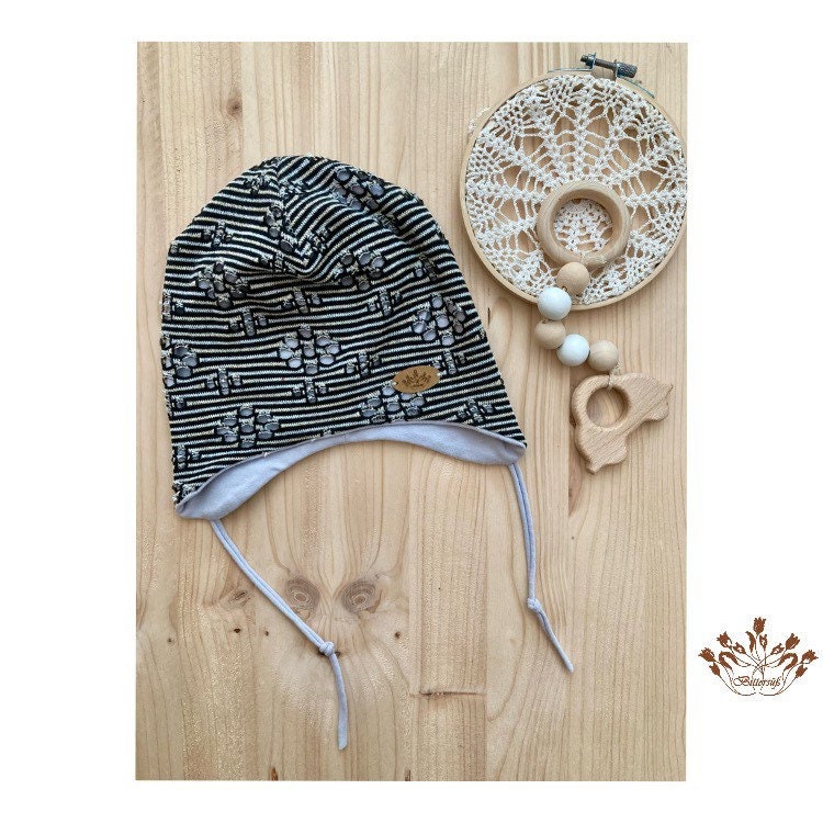 Babymütze, Kindermütze Mit Ohren Und Bindeband Gr. 39/40-52 Mütze in Grau/Schwarz Gestreift von bittersuessmode
