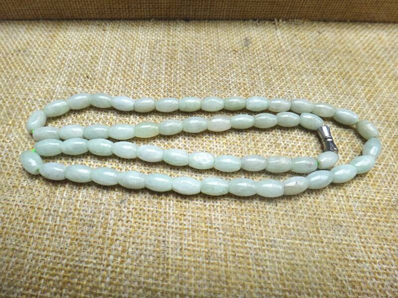 Jade Oval Perlen Jade Natürliche Grüne Halskette Beded 18 Zoll Jade Oval Perlen Jade Natürliche Grüne Halskette Beded 18 Zoll von blackbeaded