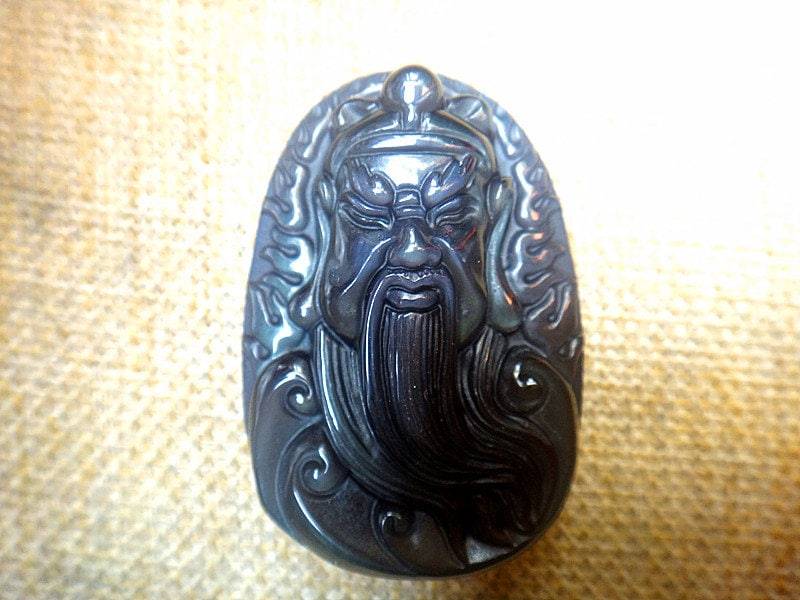 Natürliche Eis Arten Von Regenbogen Obsidian Auge Amulett Anhänger „Guan Yu" von blackbeaded