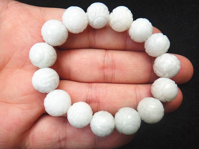 Natürliche Jade Perlen Armband Gravur Lotus Natürliche Jade Perlen Armband Gravur Lotus von blackbeaded