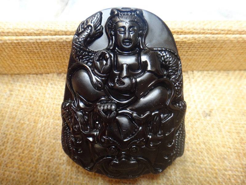 Natürliche Obsidian Reiten Drache Guanyin-Anhänger Natürliche Obsidian Reiten Drache Guanyin-Anhänger von blackbeaded