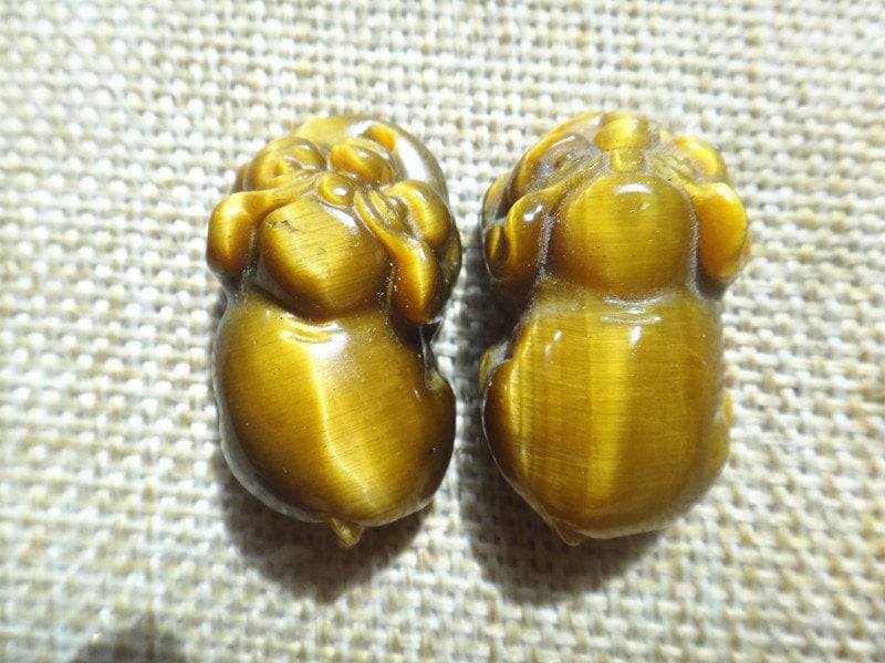 Natürlichen Tigeraugenstein Schnitzen Anhänger Glücksschwein | Ein Paar von blackbeaded