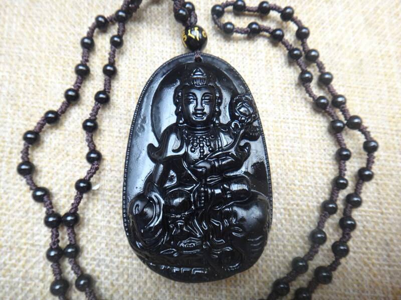 Natürlicher Obsidian-Anhänger „Mahastaraprapta" Schutzheilige Anhänger Natürlicher Obsidian-Anhänger „Mahastaraprapta" Schutzheilige Anhänger von blackbeaded