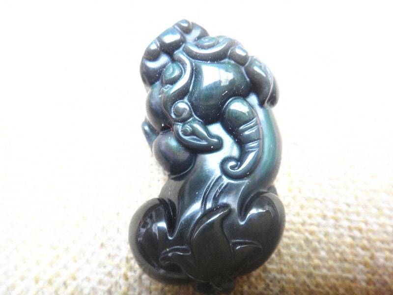 Natureis Art Regenbogen Auge Obsidian Pi Yao Glücksbringer Natureis Art Regenbogen Auge Obsidian Pi Yao Glücksbringer von blackbeaded