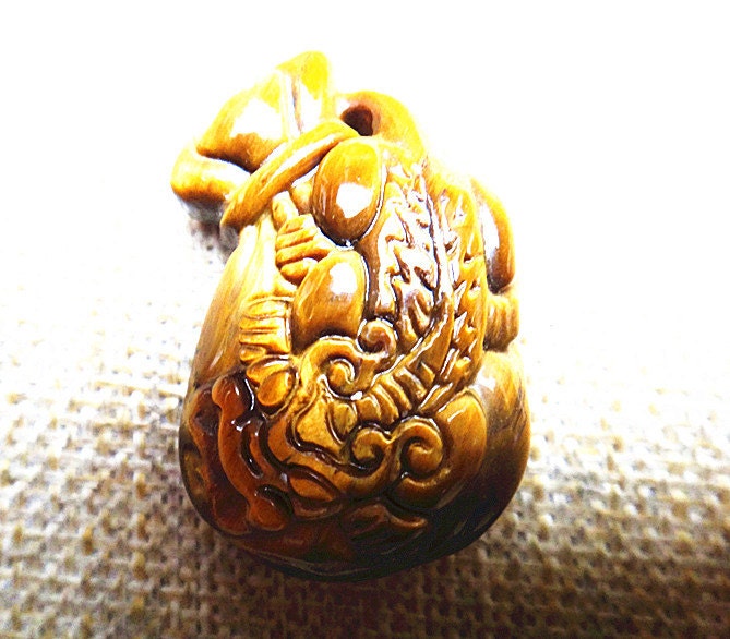Tigerauge Stein Anhänger Amulett Pi Yao Geldbörse Tigerauge Stein Anhänger Amulett Pi Yao Geldbörse von blackbeaded