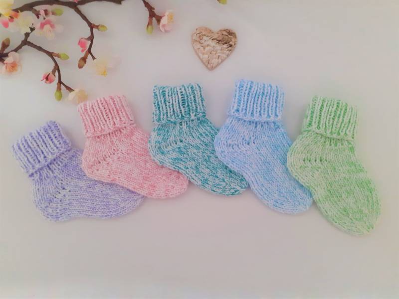 Babysocken Erstlingssocken Handgestrickt in Verschiedenen Farben Wählbar von blamuesHandarbeiten